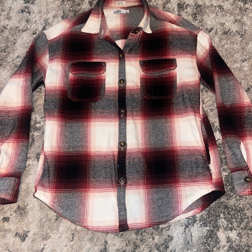 Hollister Women's Red and Black Plaid Button Down Shirt with pockets